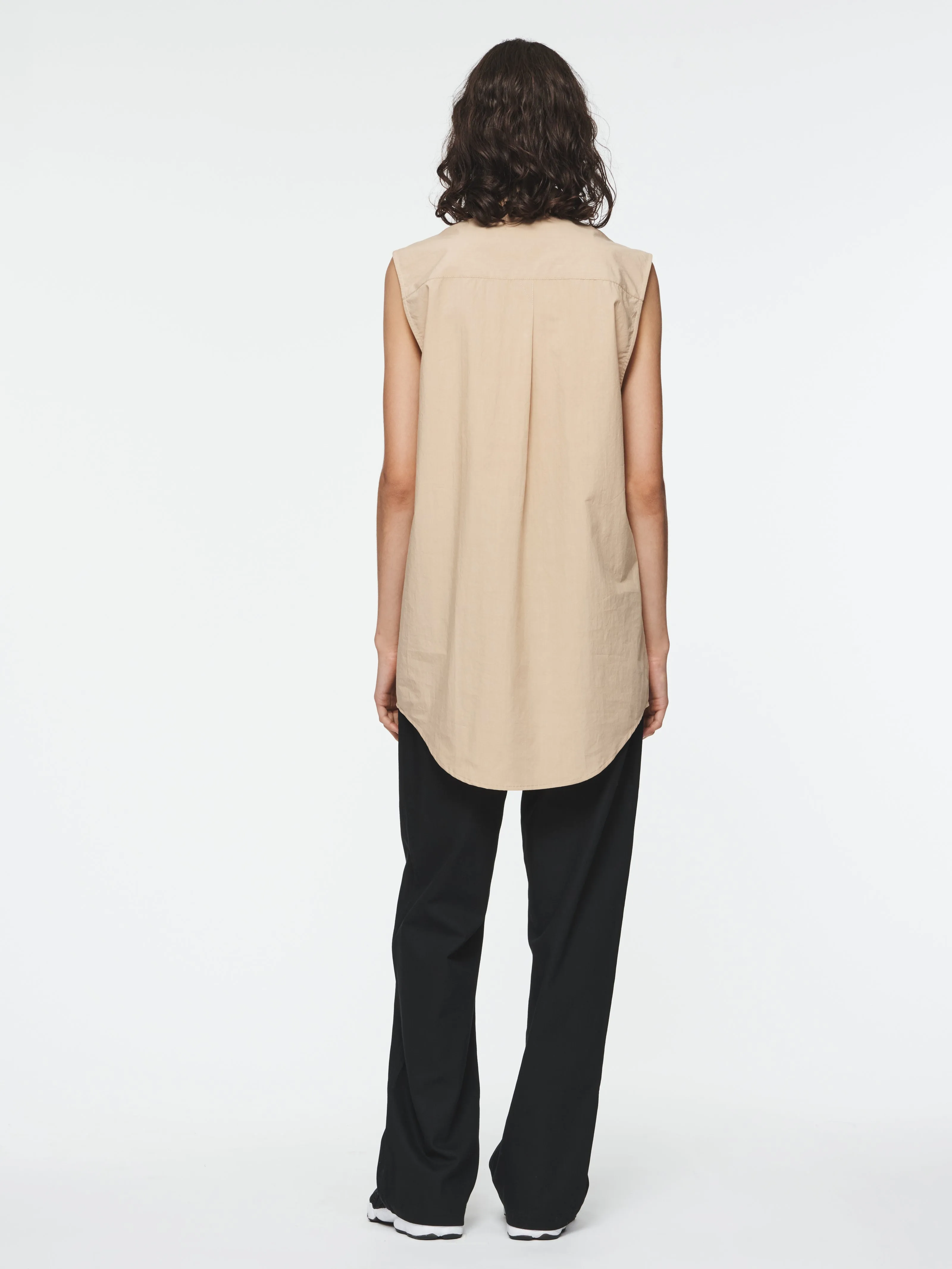 Sleeveless Buttondown Shirt in Nude